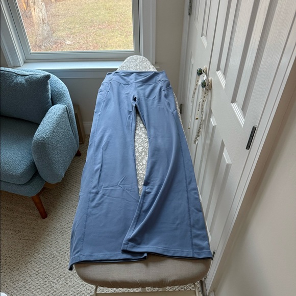 Blue Fabletics Set - Picture 9 of 15